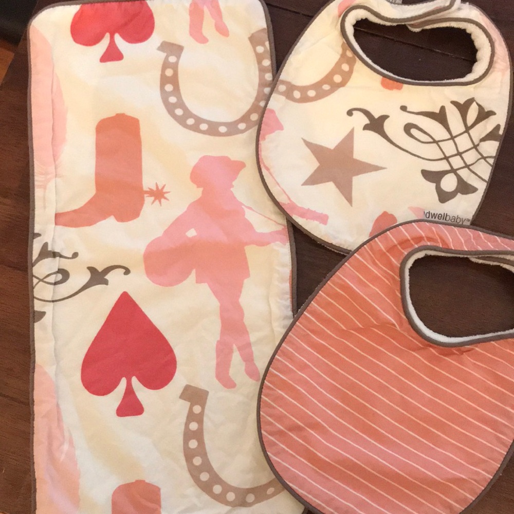 Dwell Baby bib and burp cloth
